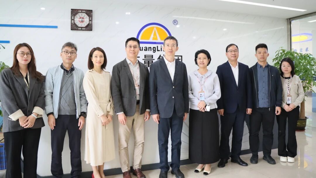 尊龙凯时人生就是搏集团丨市财务局、市资产评估协会向导到访，，，共话行业立异与生长