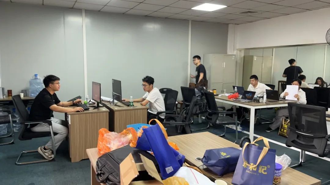 《致敬，，，，奋斗的青春》